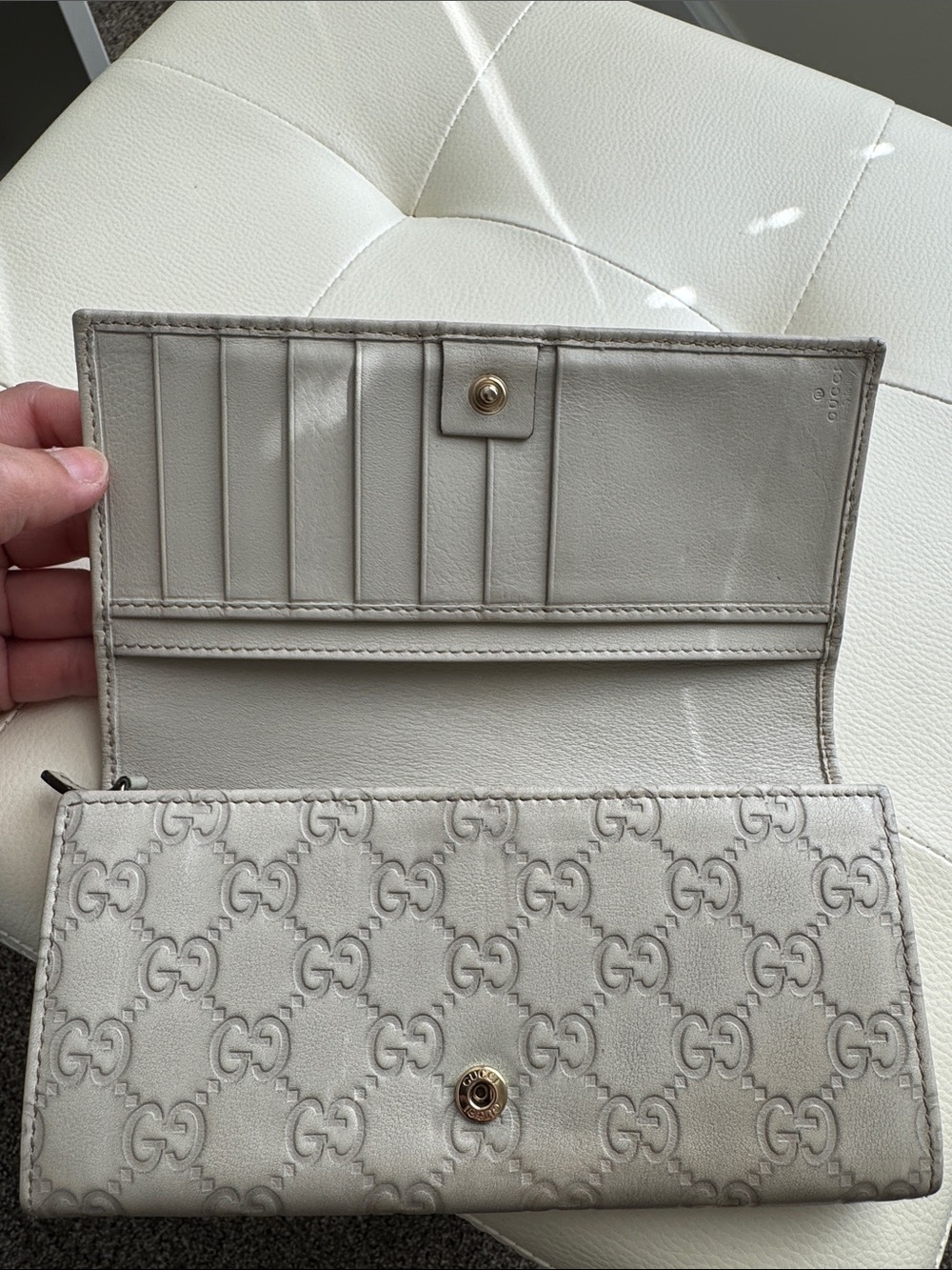 Gucci Cream GG Monogram Continental Wallet with Gold Logo - Picture 6 of 12